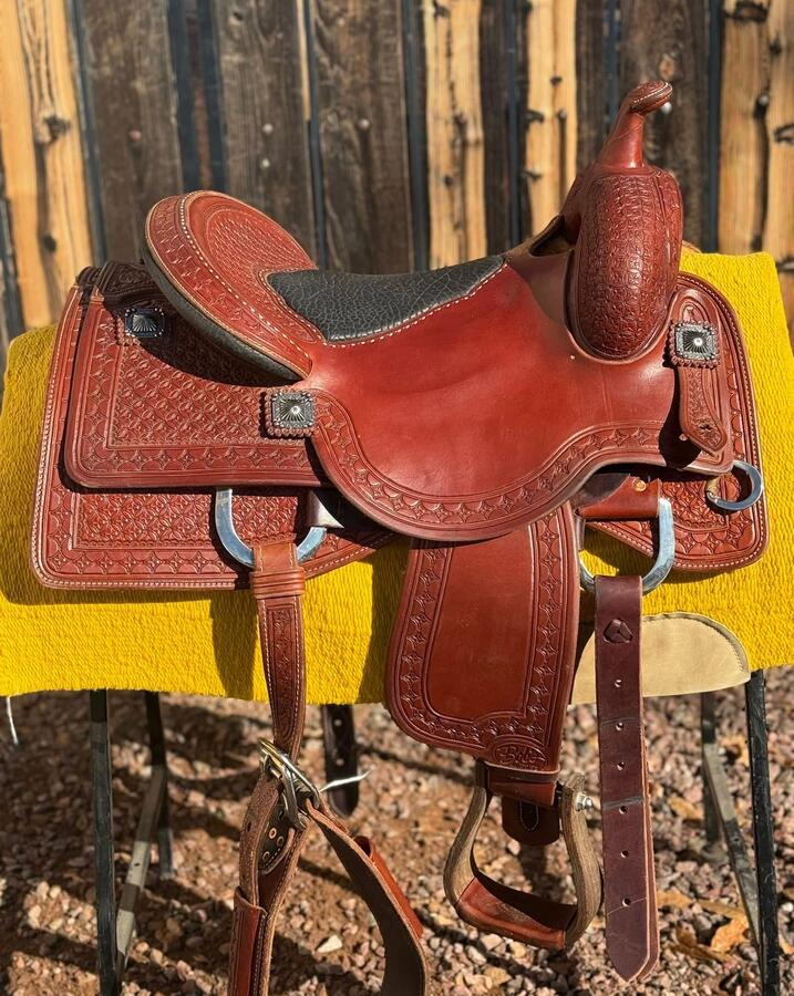 Lady Cowhorse — Bob's Custom, 15½
